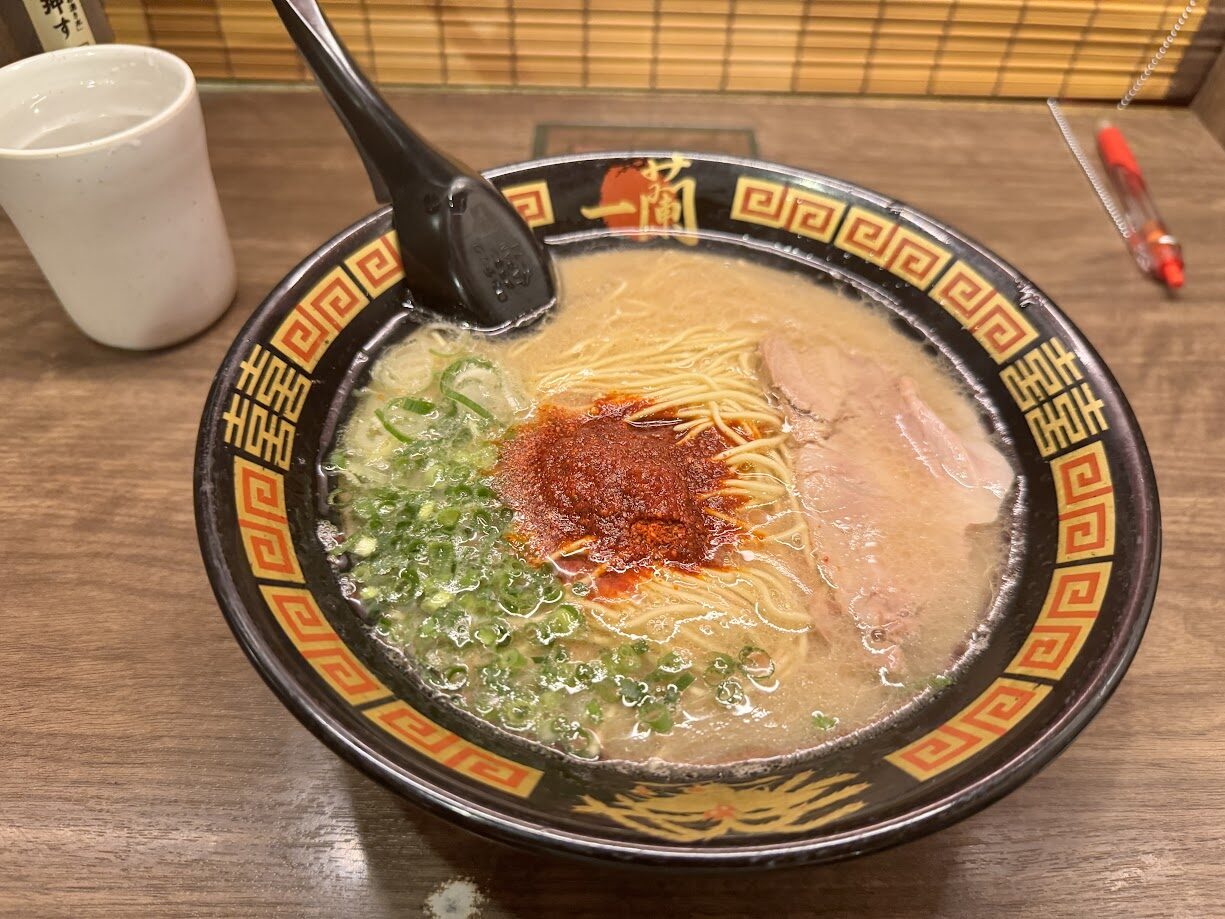 渋谷に行っておいしいおいしい某有名ラーメン屋に行って来ました。